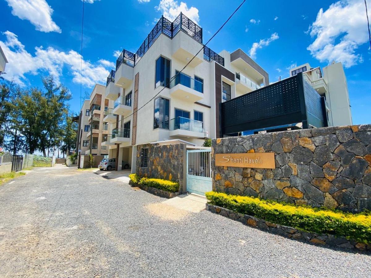 Shanti Haveli Beachfront Apartments Flic-en-Flacq Buitenkant foto