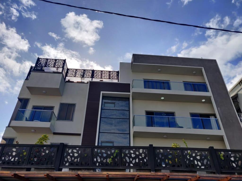 Shanti Haveli Beachfront Apartments Flic-en-Flacq Buitenkant foto