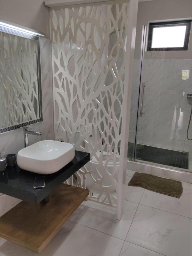 Shanti Haveli Beachfront Apartments Flic-en-Flacq Buitenkant foto